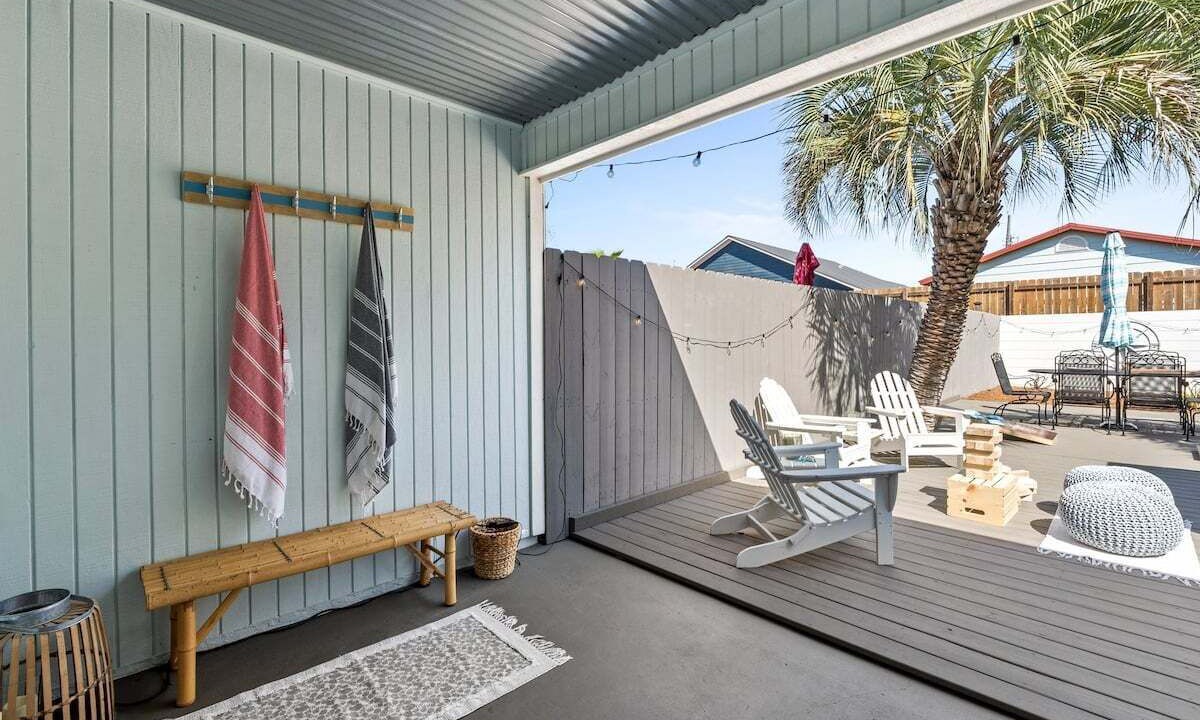 Photo of Patio Balcony in Crescent Beach