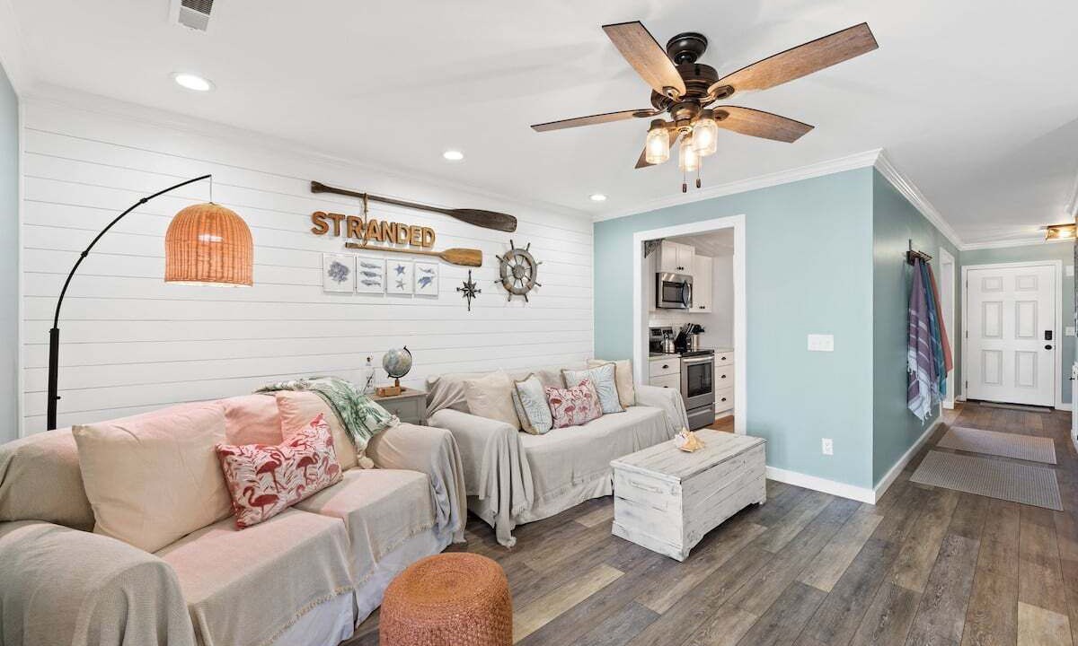Photo of Livingroom in Crescent Beach