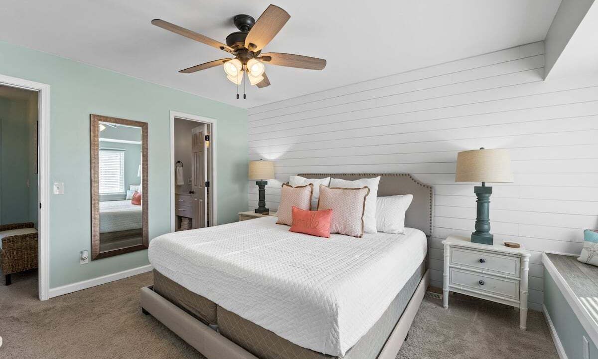 Photo of Bedroom in Crescent Beach