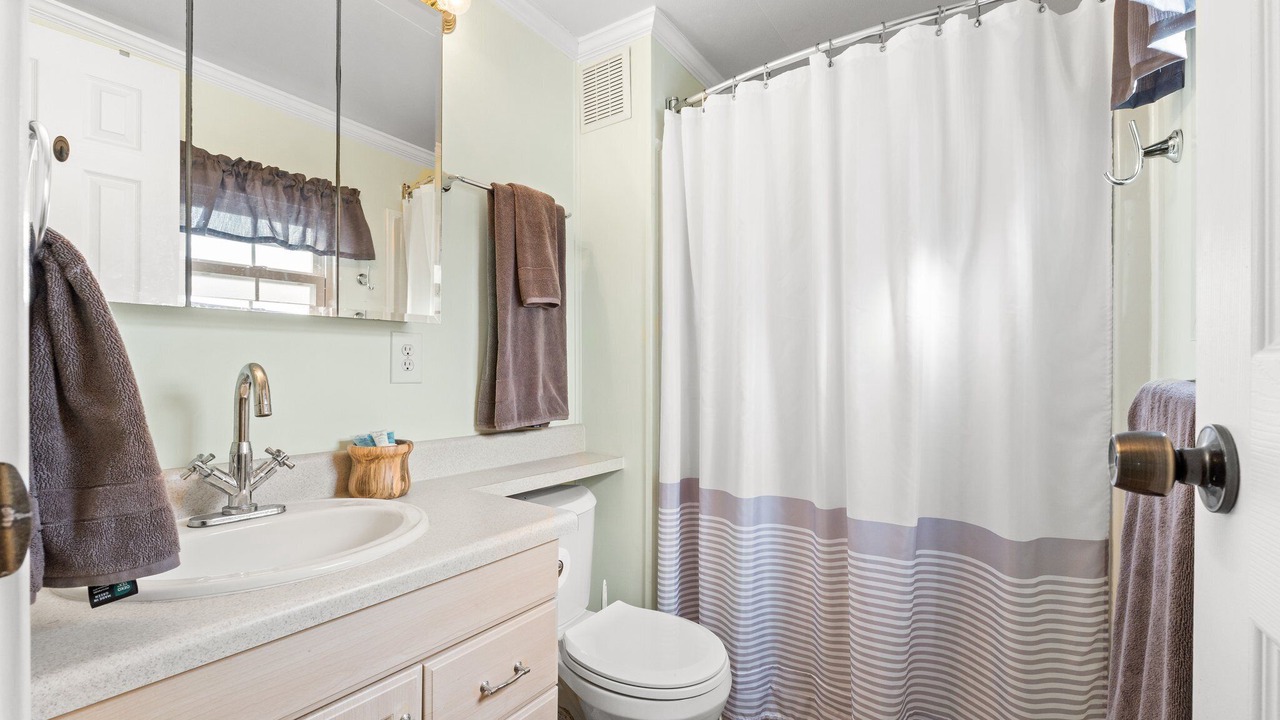 Photo of Bathroom in Upper Grand Lagoon