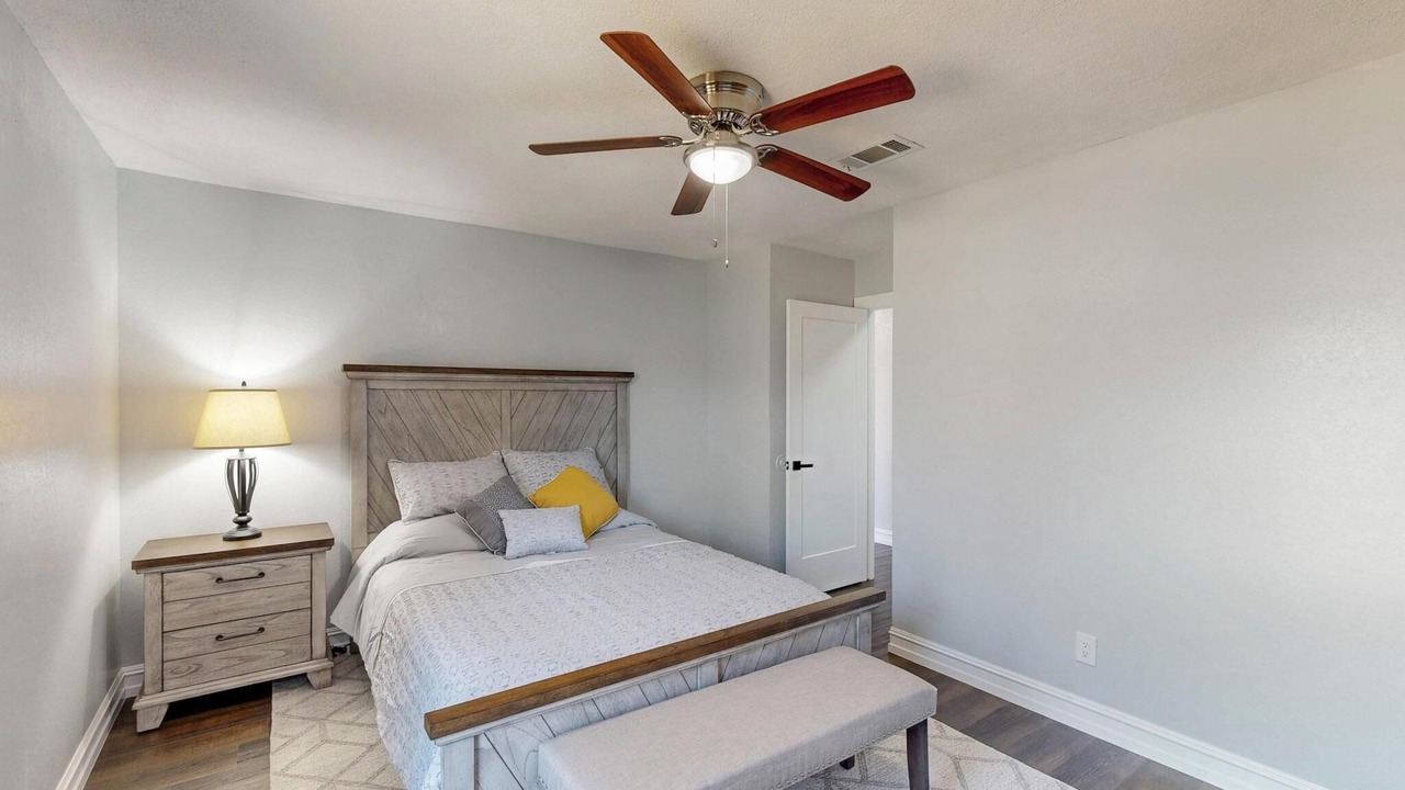 Photo of Bedroom in Southwest Arlington