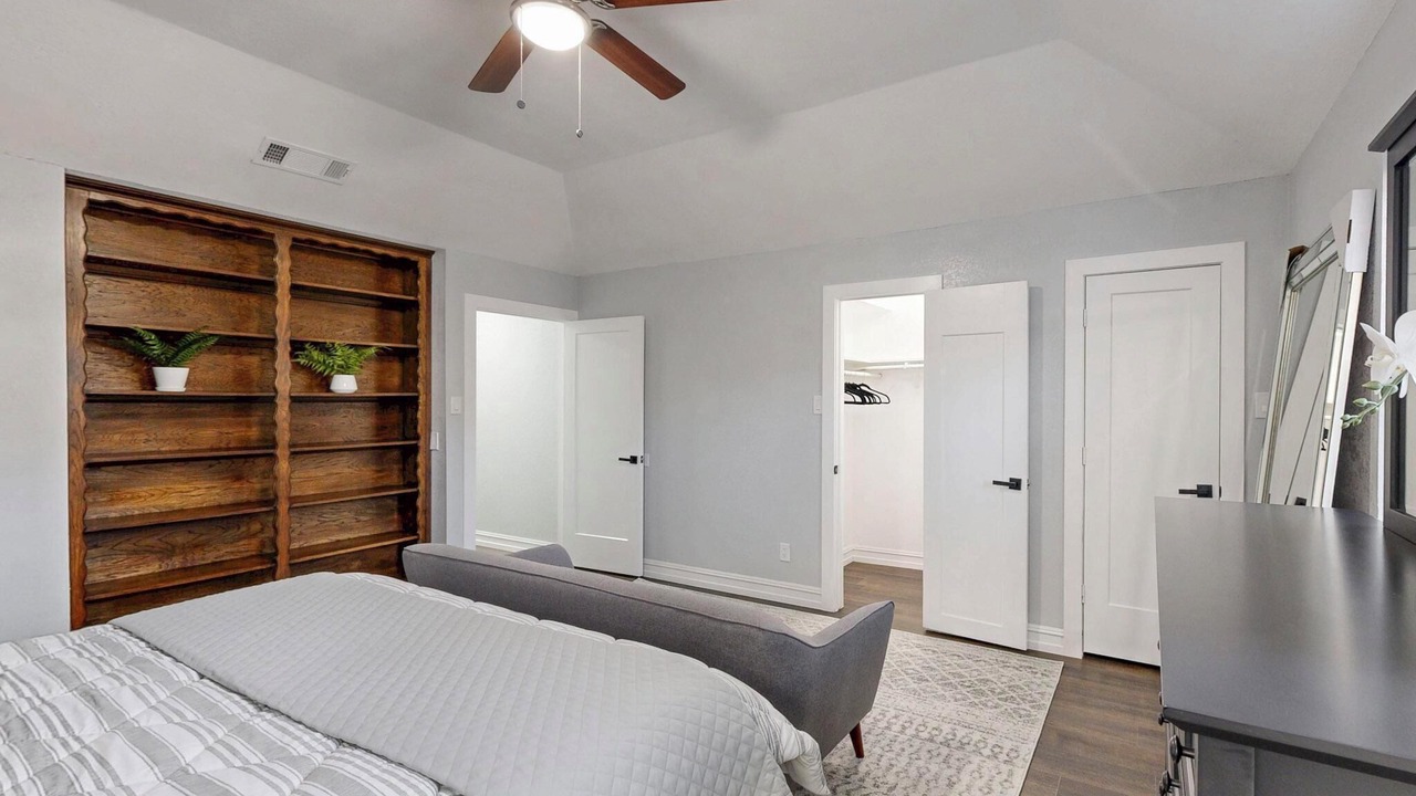 Photo of Bedroom in Southwest Arlington