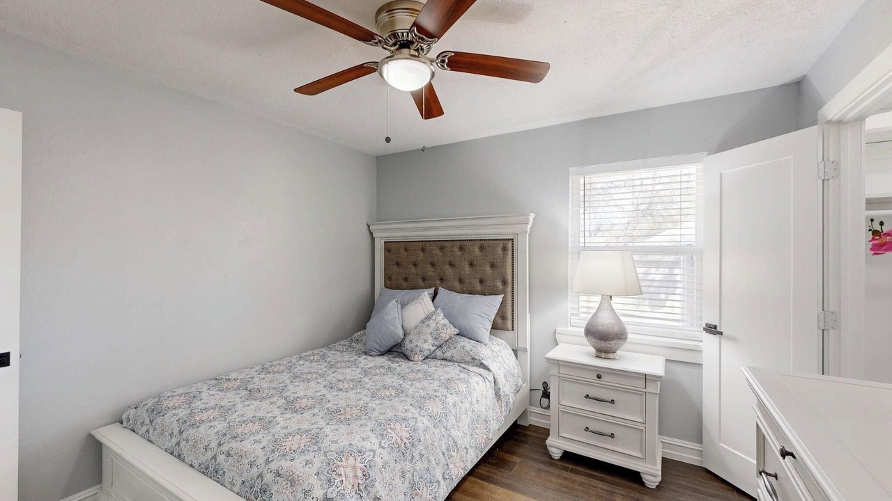 Photo of Bedroom in Southwest Arlington