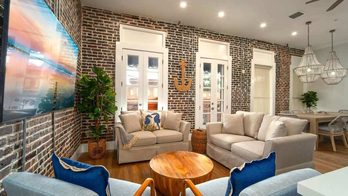 Photo of Livingroom in Historic Seaport