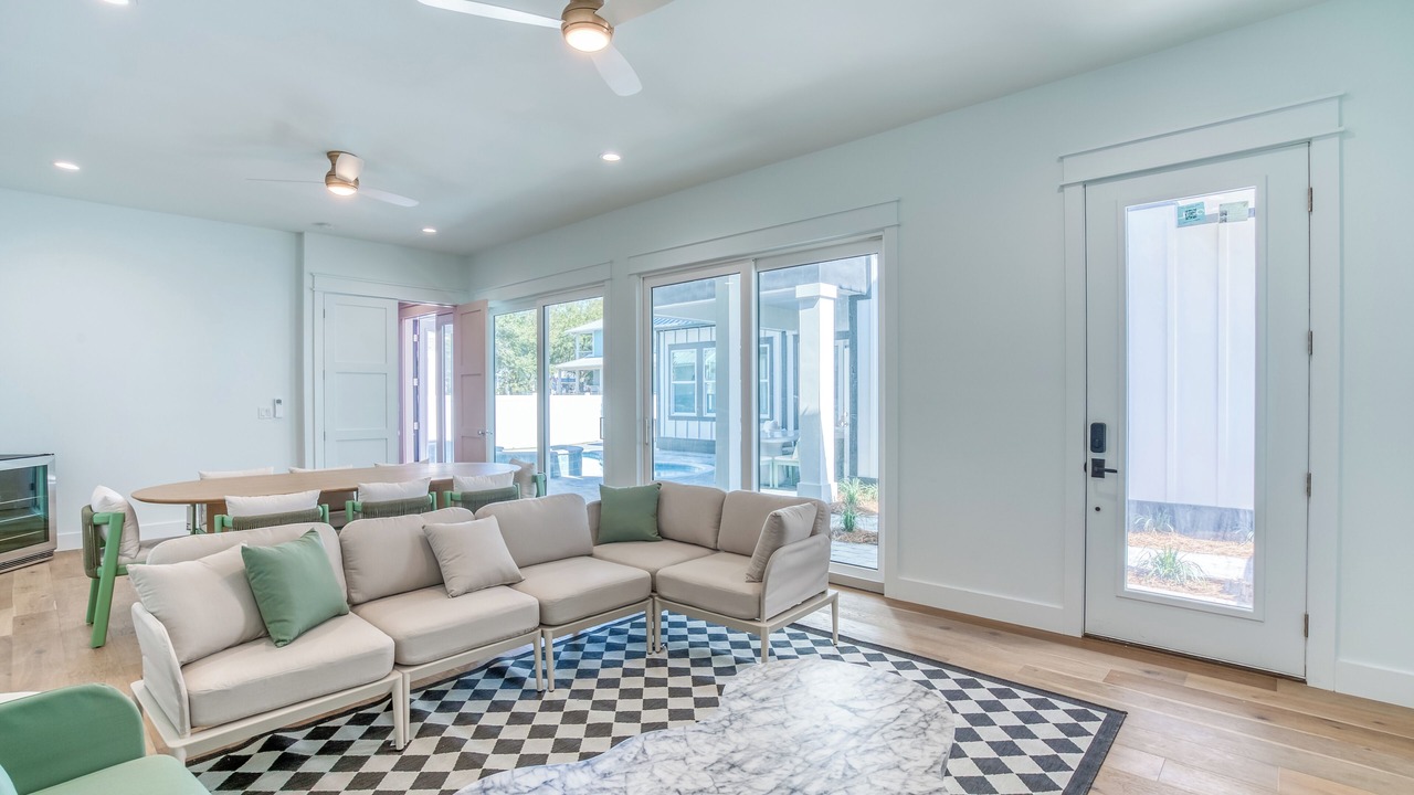 Photo of Livingroom in Gulfview Heights
