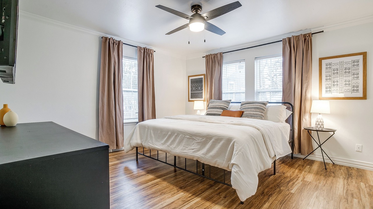 Photo of Bedroom in Fort Worth Cultural District