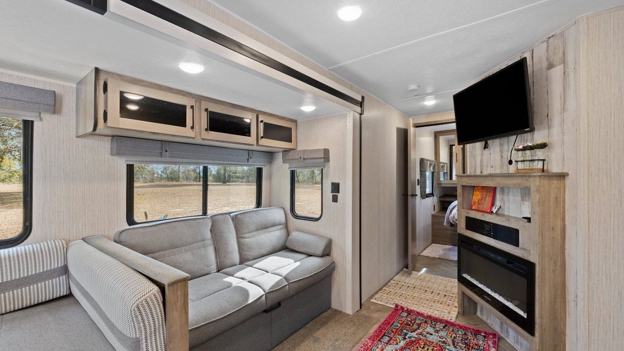 Photo of Livingroom in Chipley