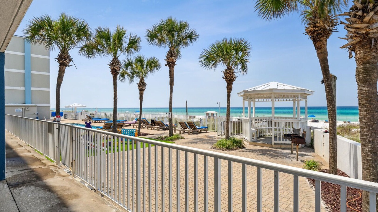 Photo of Patio Balcony in Fort Bay