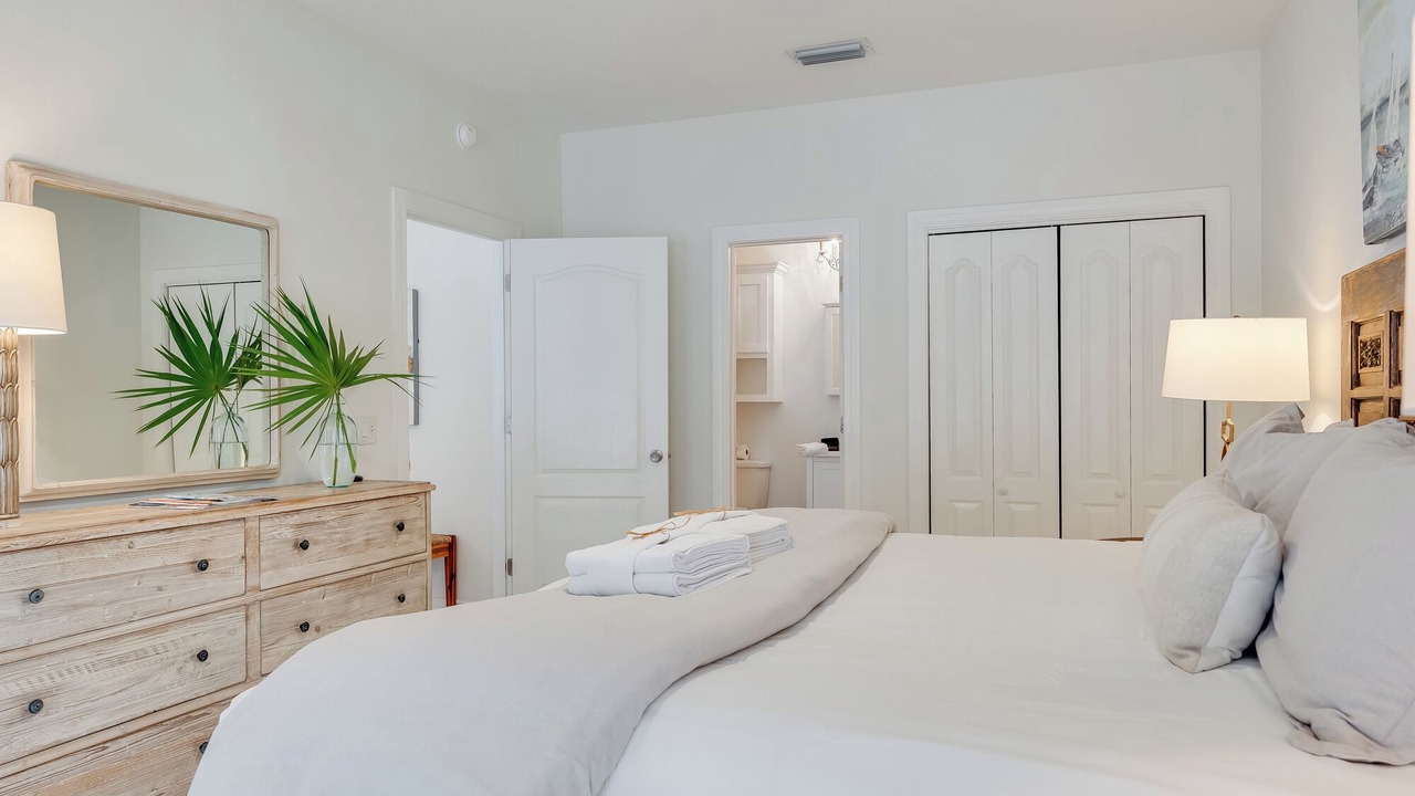 Photo of Bedroom in White's Gulfview