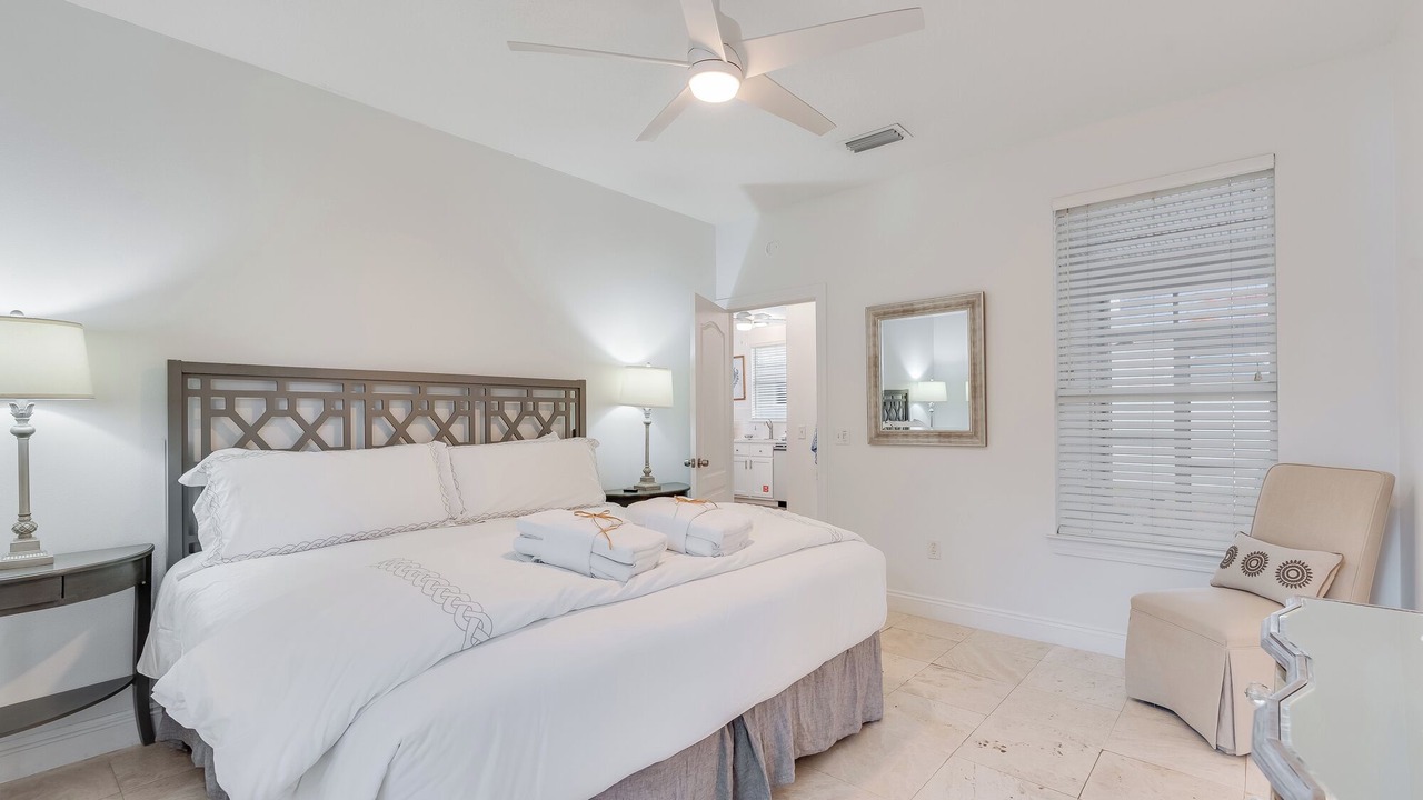 Photo of Bedroom in White's Gulfview