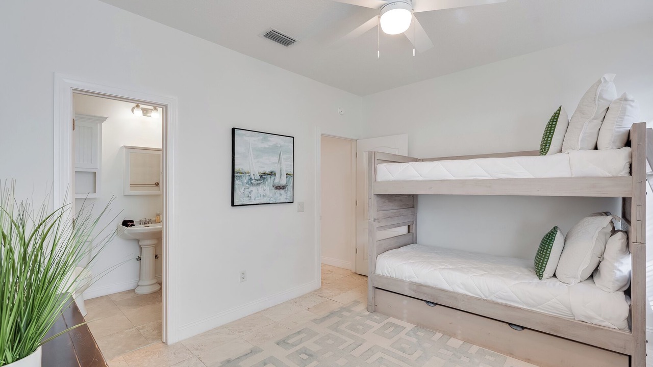 Photo of Bedroom in White's Gulfview