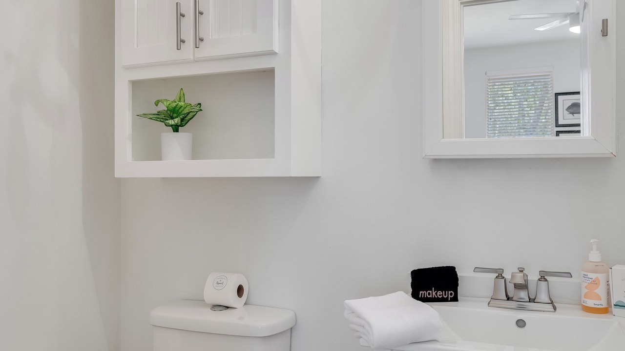 Photo of Bathroom in White's Gulfview