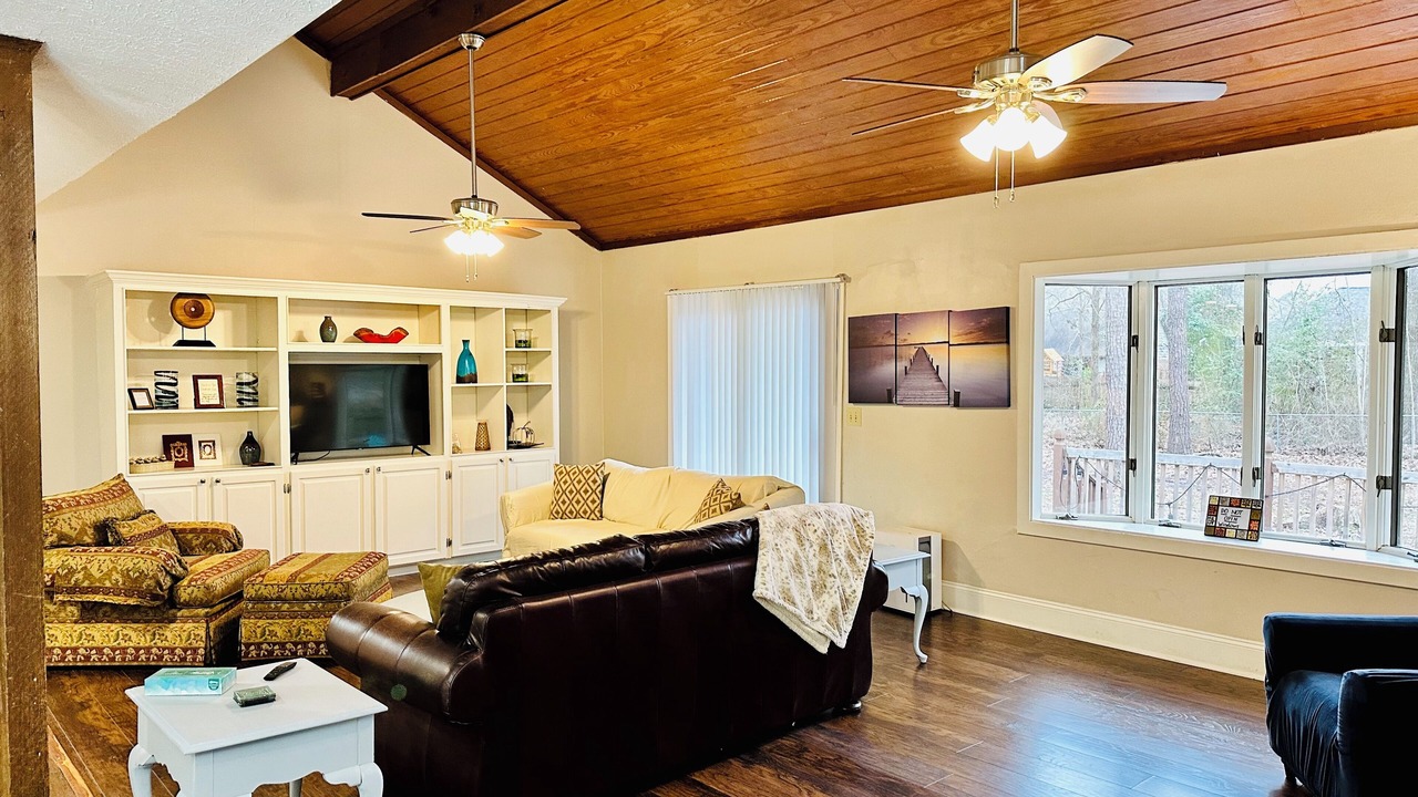 Photo of Livingroom in Flowood