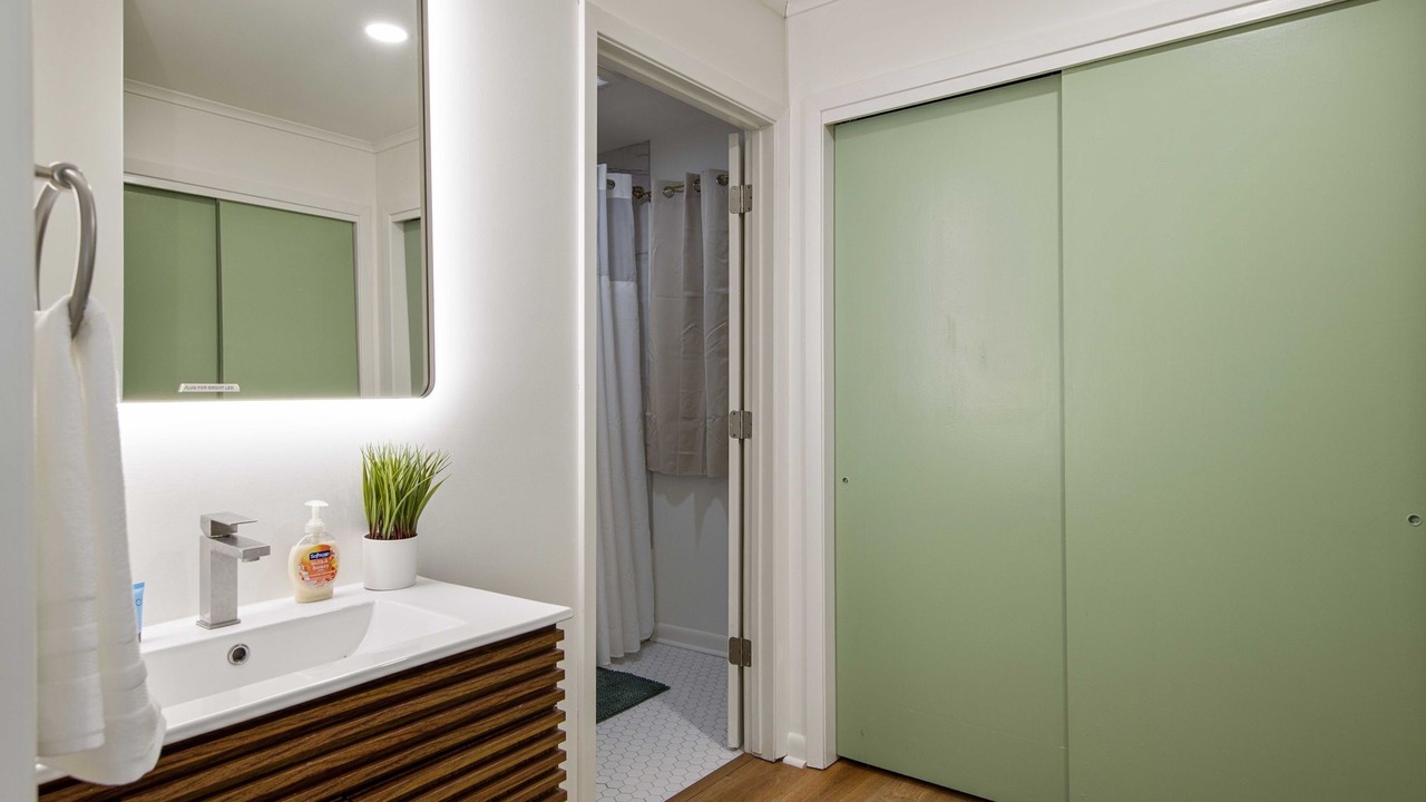 Photo of Bathroom in St. Martinville
