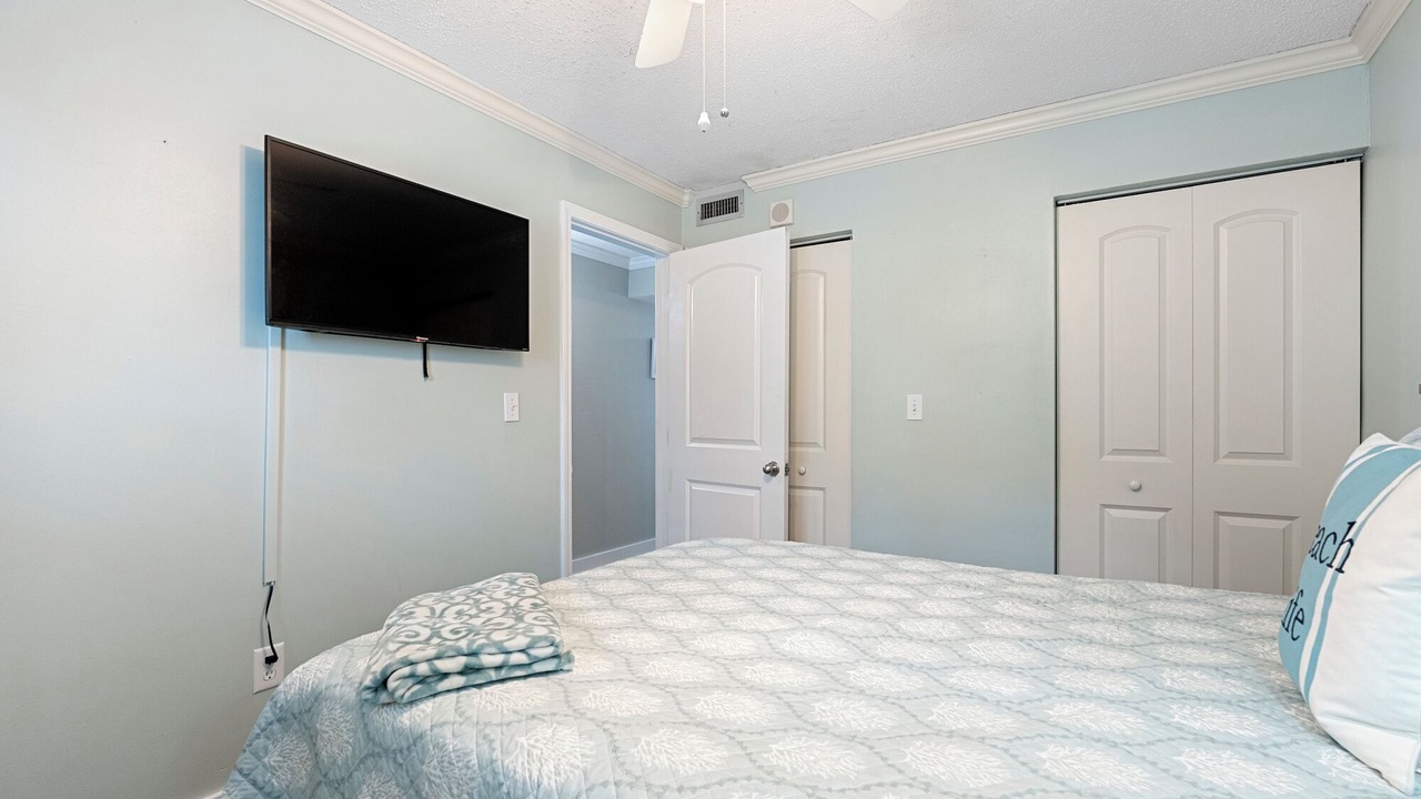 Photo of Bedroom in Crescent Beach