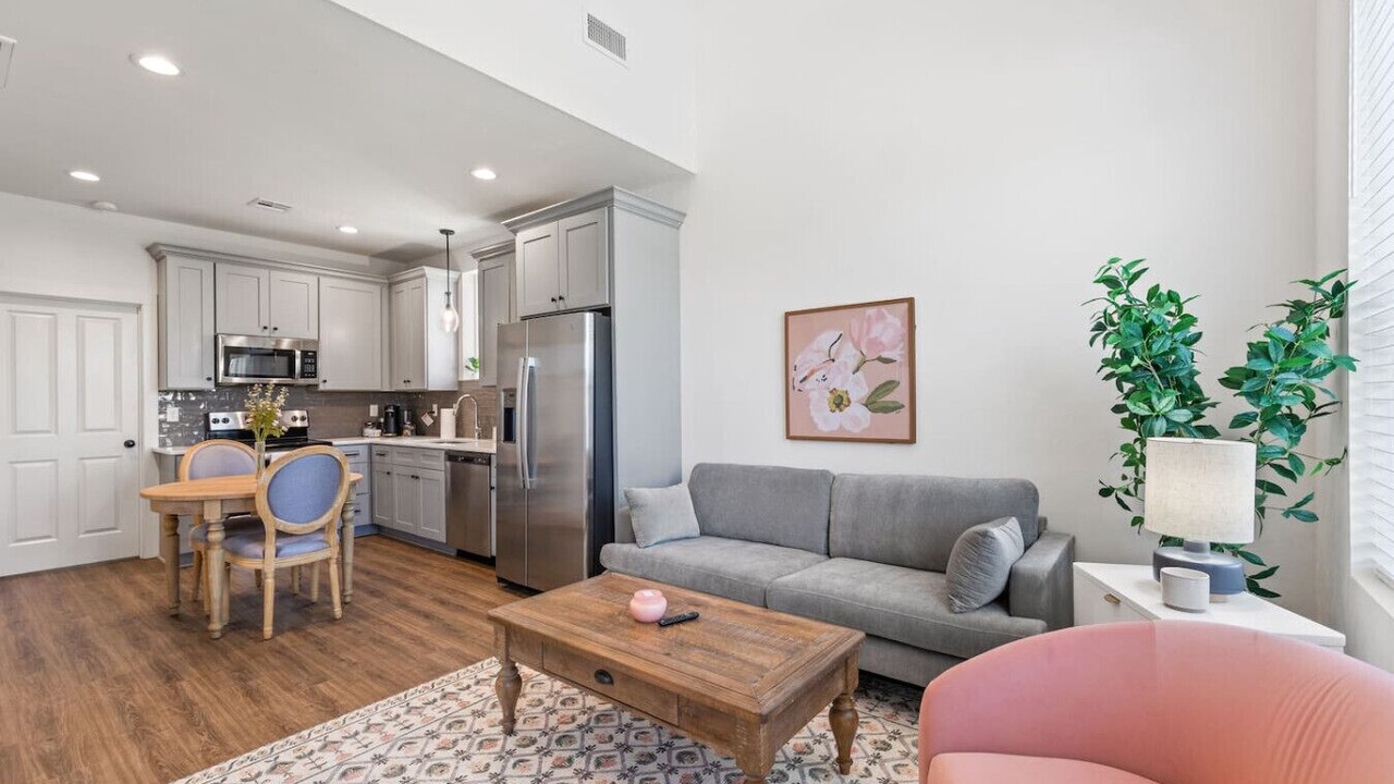 Photo of Livingroom in Lafayette