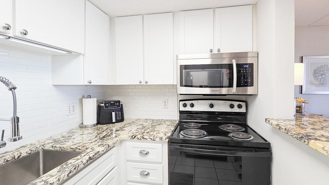 Photo of Kitchen in Ormond By The Sea Palt