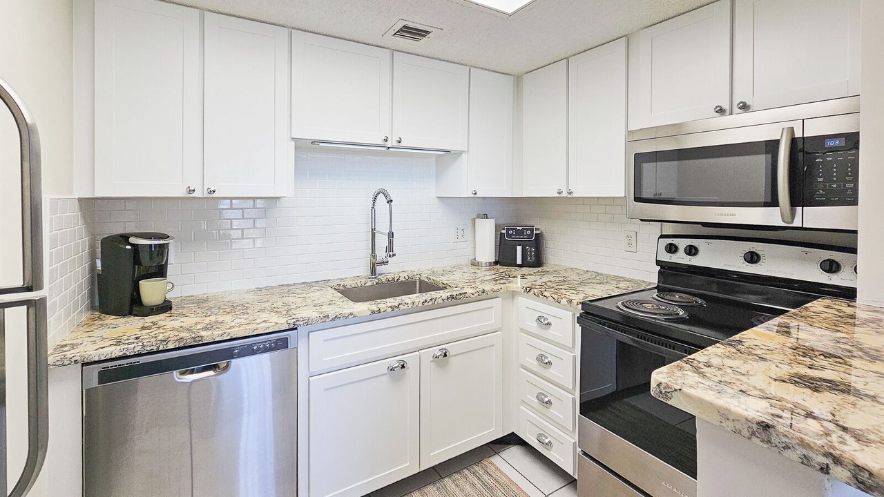 Photo of Kitchen in Ormond By The Sea Palt