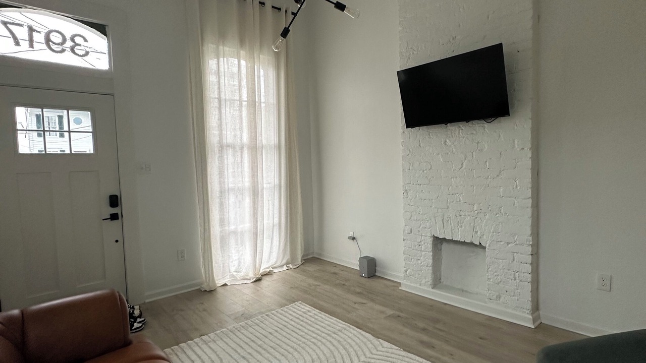 Photo of Livingroom in East Riverside