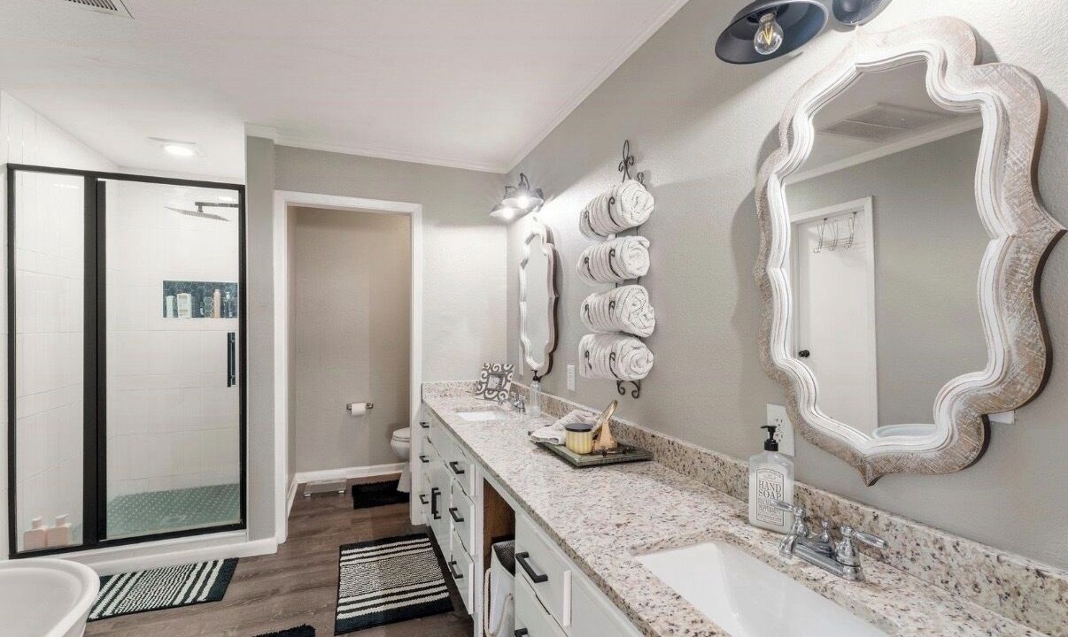 Photo of Bathroom in Gladewater