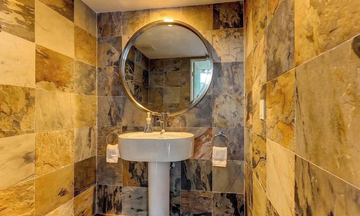 Photo of Bathroom in Hendricks and Venice Isles