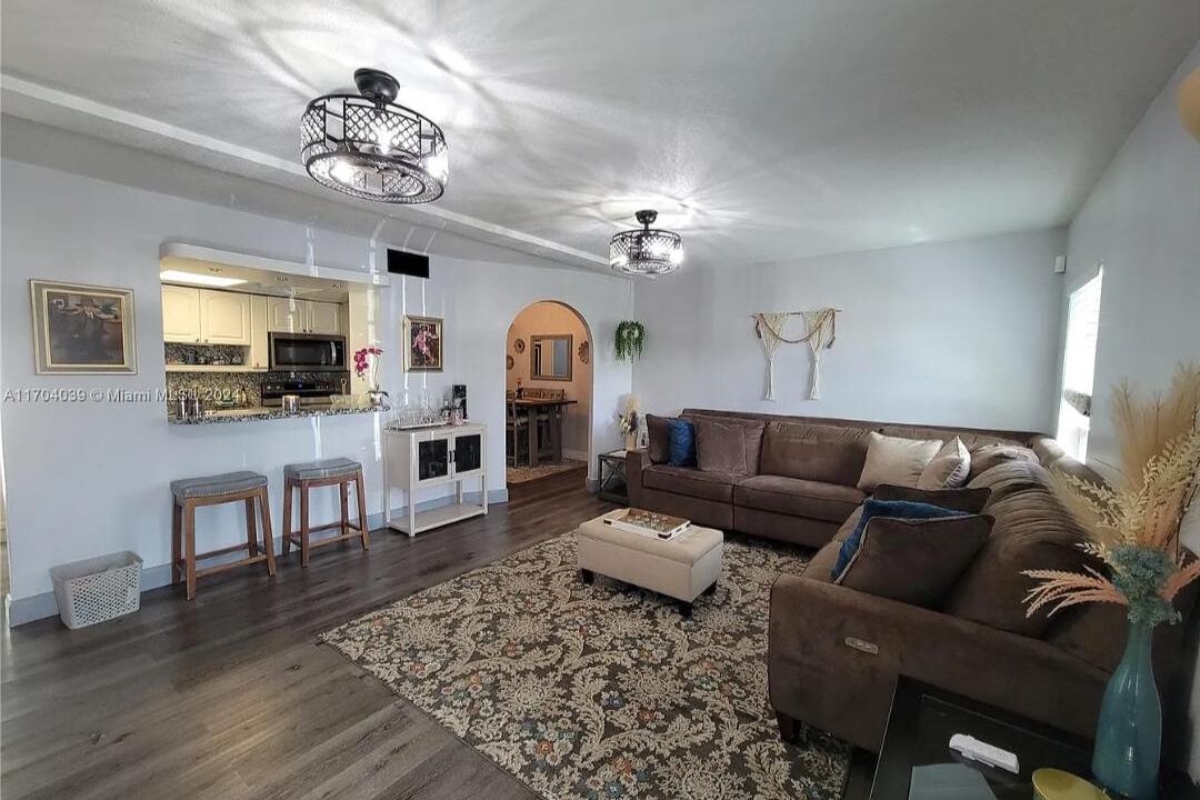Photo of Livingroom in Survey Creek