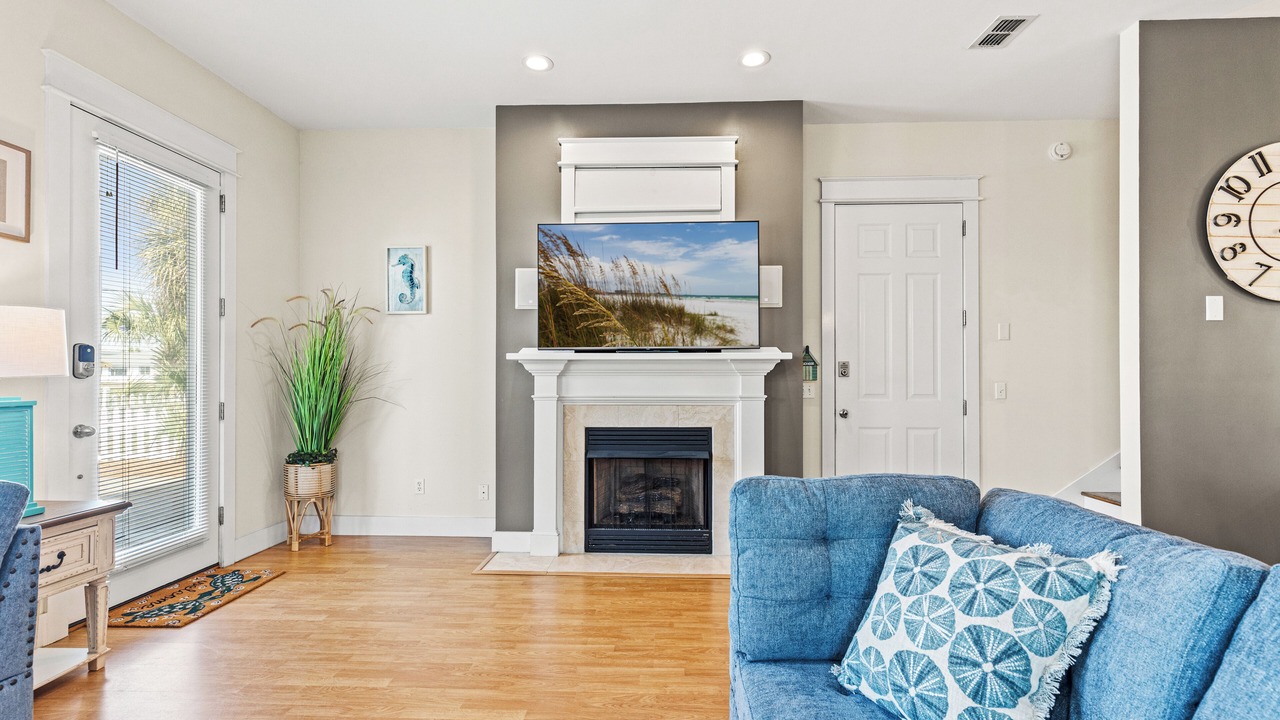 Photo of Livingroom in Bahama Beach