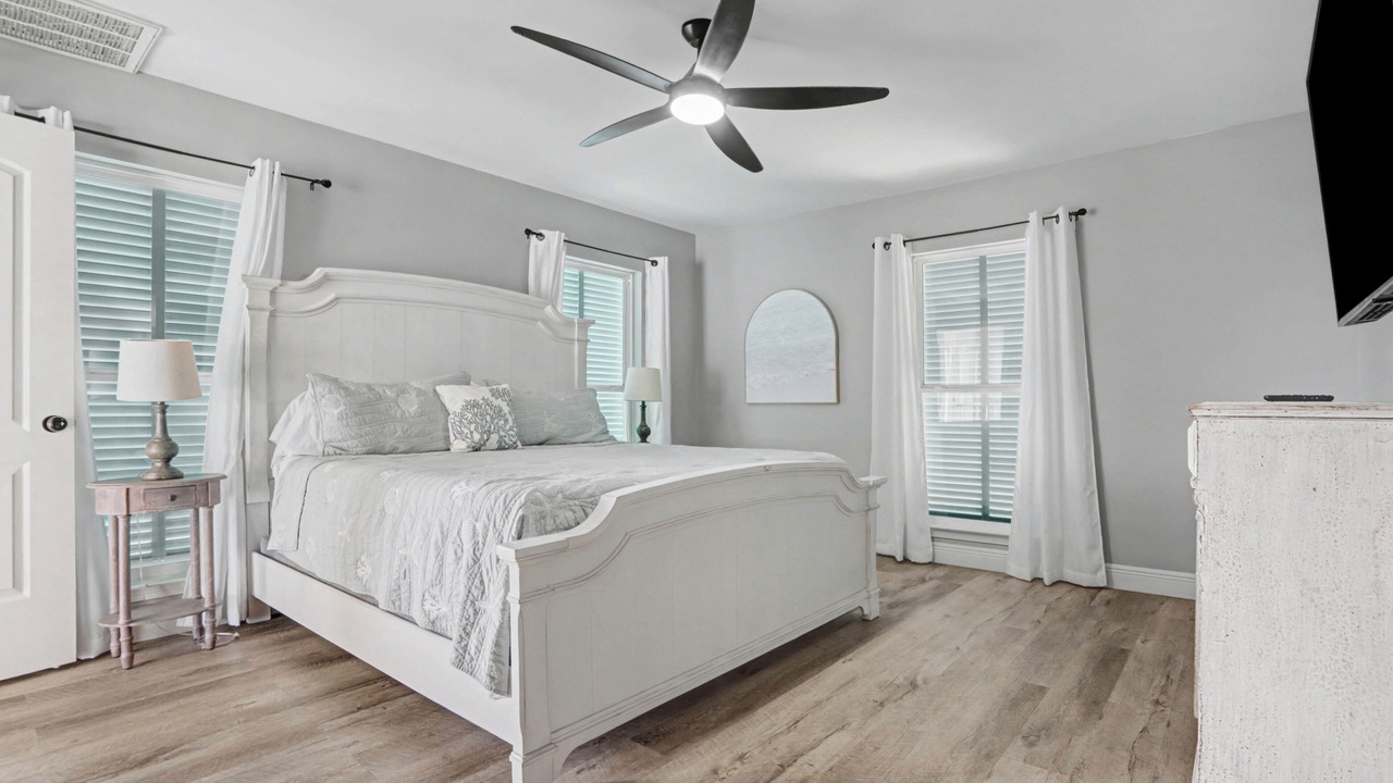 Photo of Bedroom in Royal Lagoons