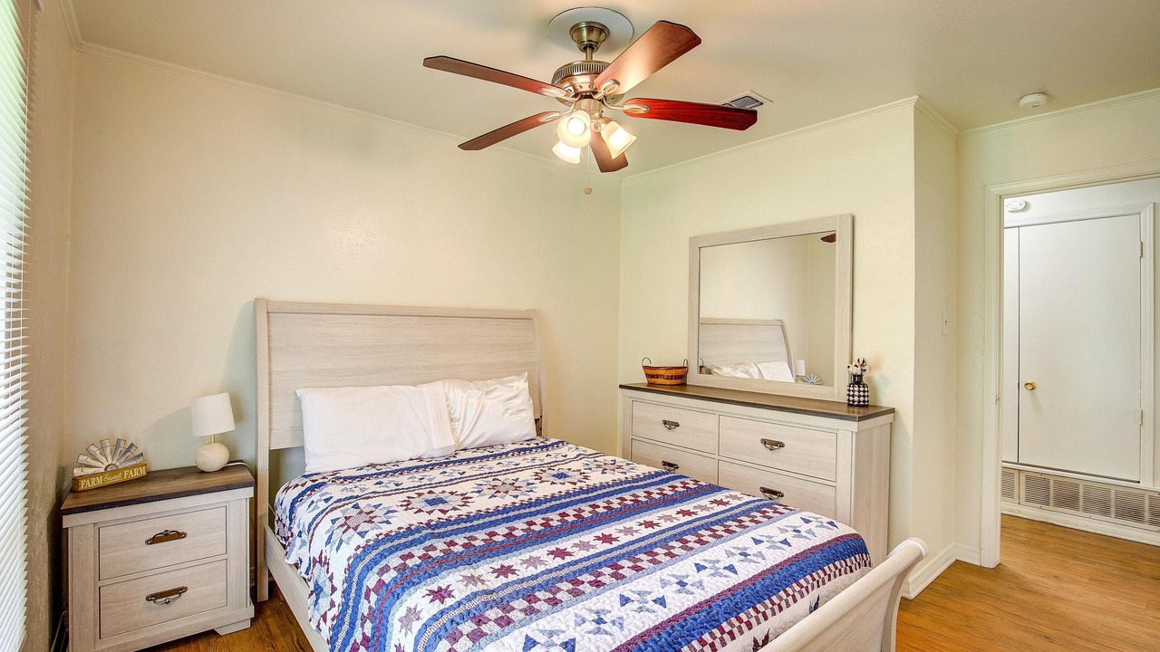 Photo of Bedroom in Commerce