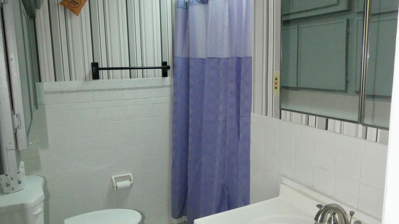 Photo of Bathroom in Regency Park