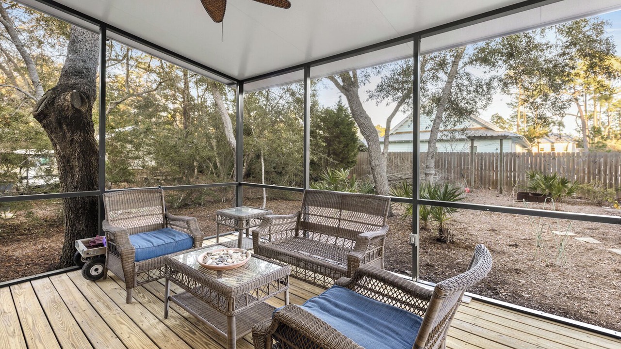 Photo of Patio Balcony in White's Gulfview