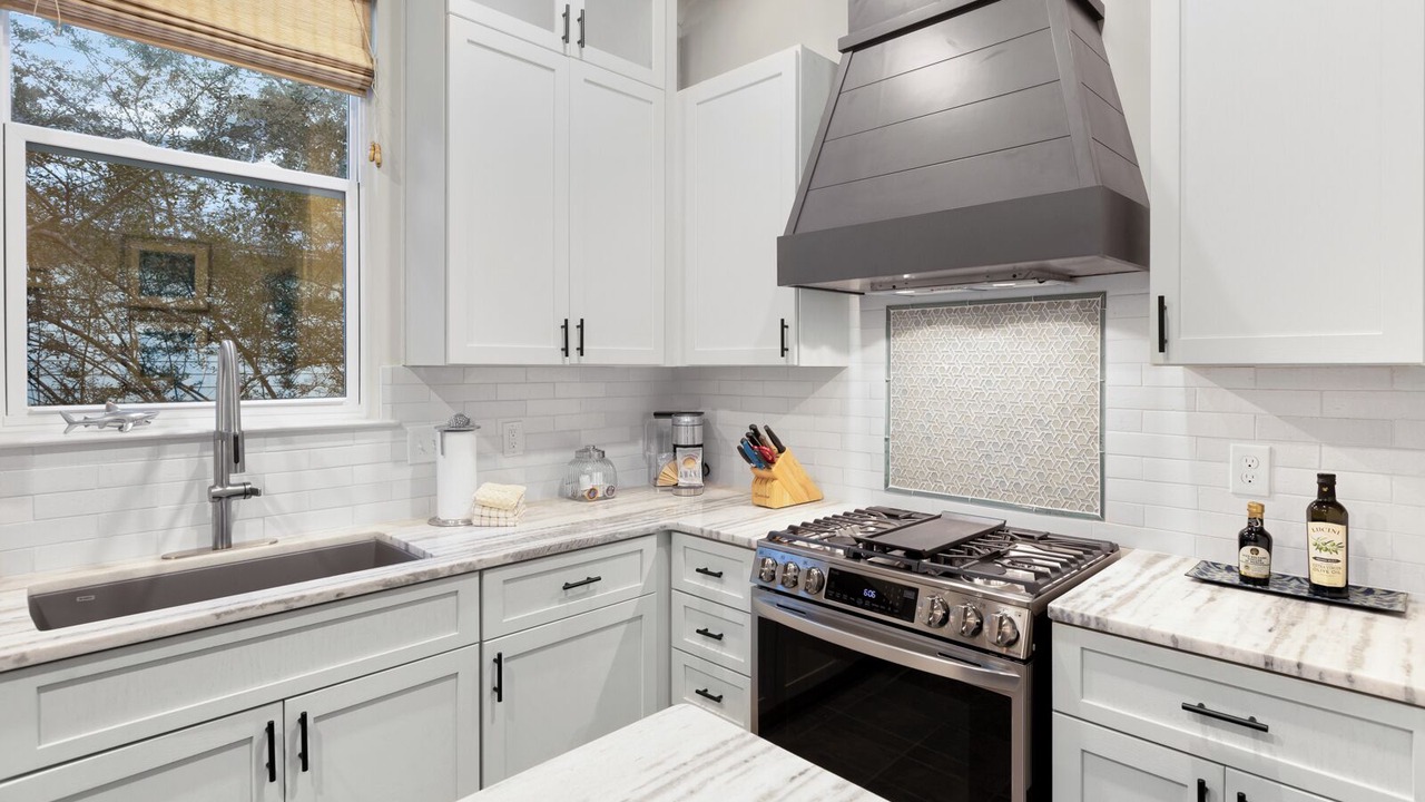 Photo of Kitchen in White's Gulfview
