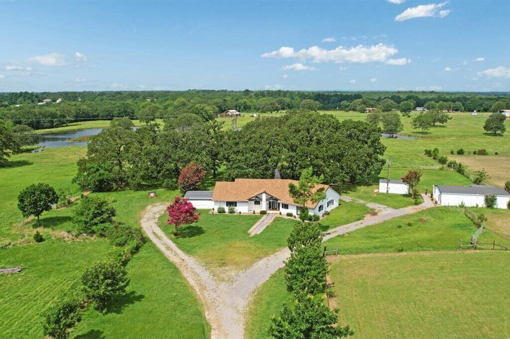 Photo of Outdoor in Calera