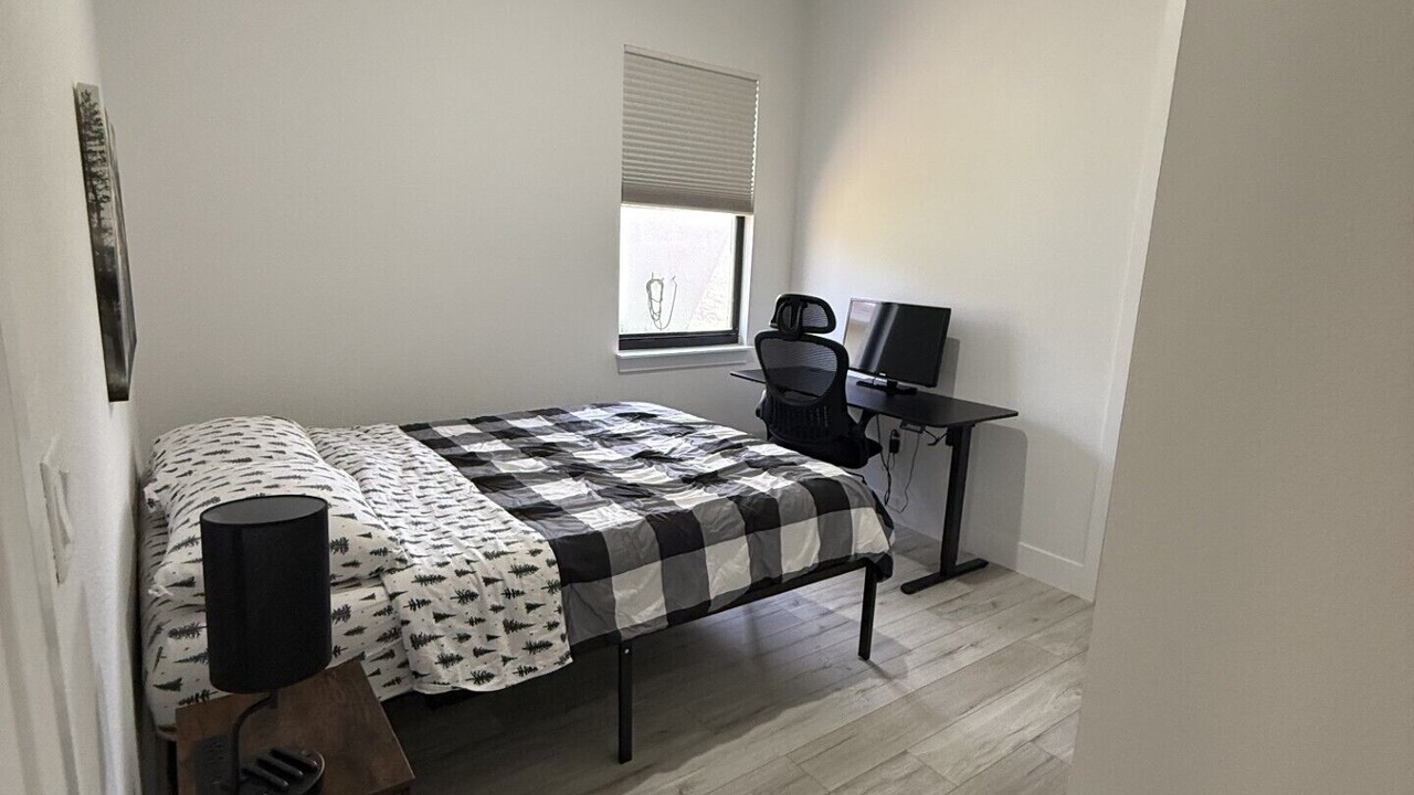 Photo of Bedroom in Pine Valley