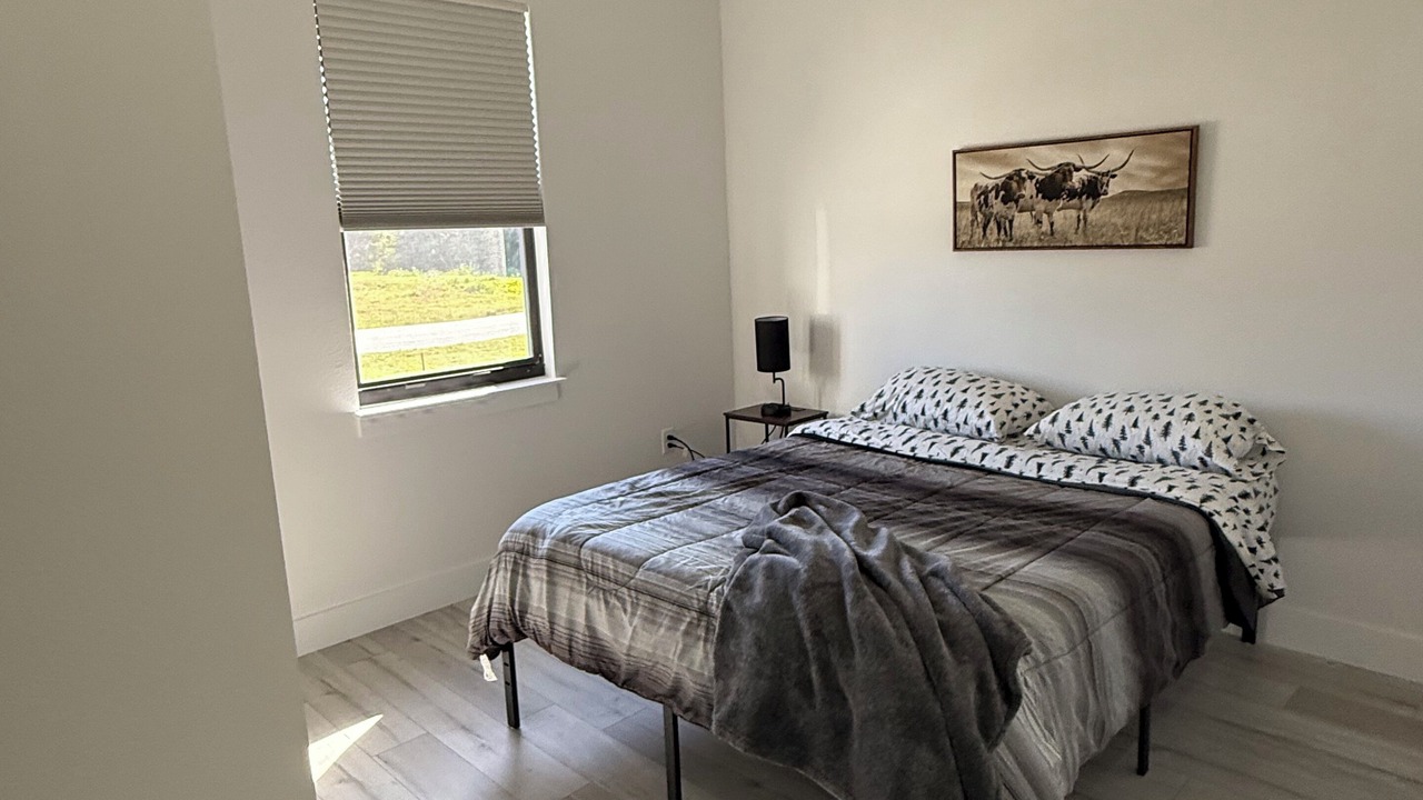 Photo of Bedroom in Pine Valley