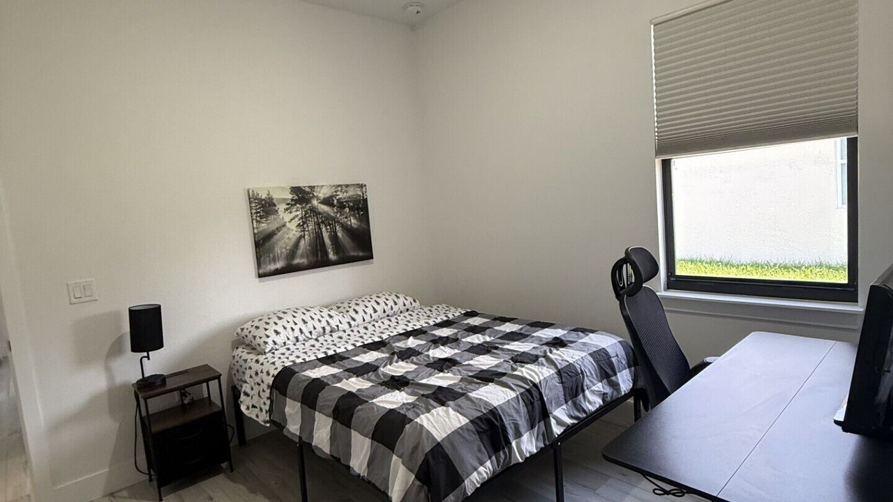 Photo of Bedroom in Pine Valley