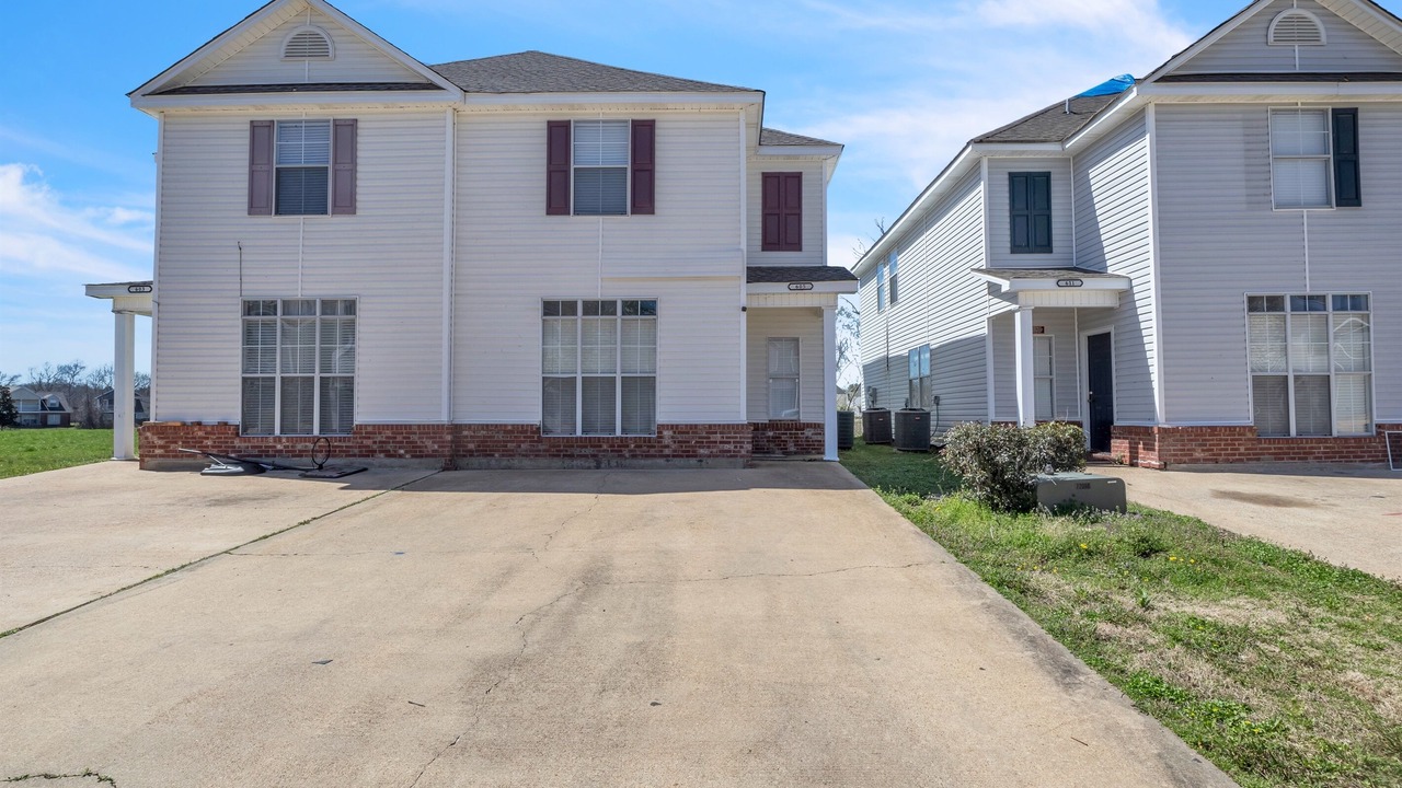 Photo of Outdoor in Starkville