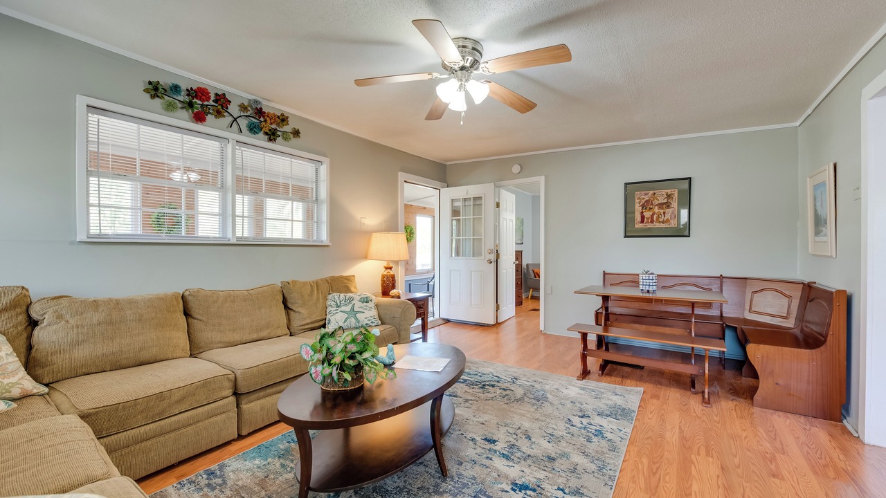 Photo of Livingroom in Magnolia Bluffs