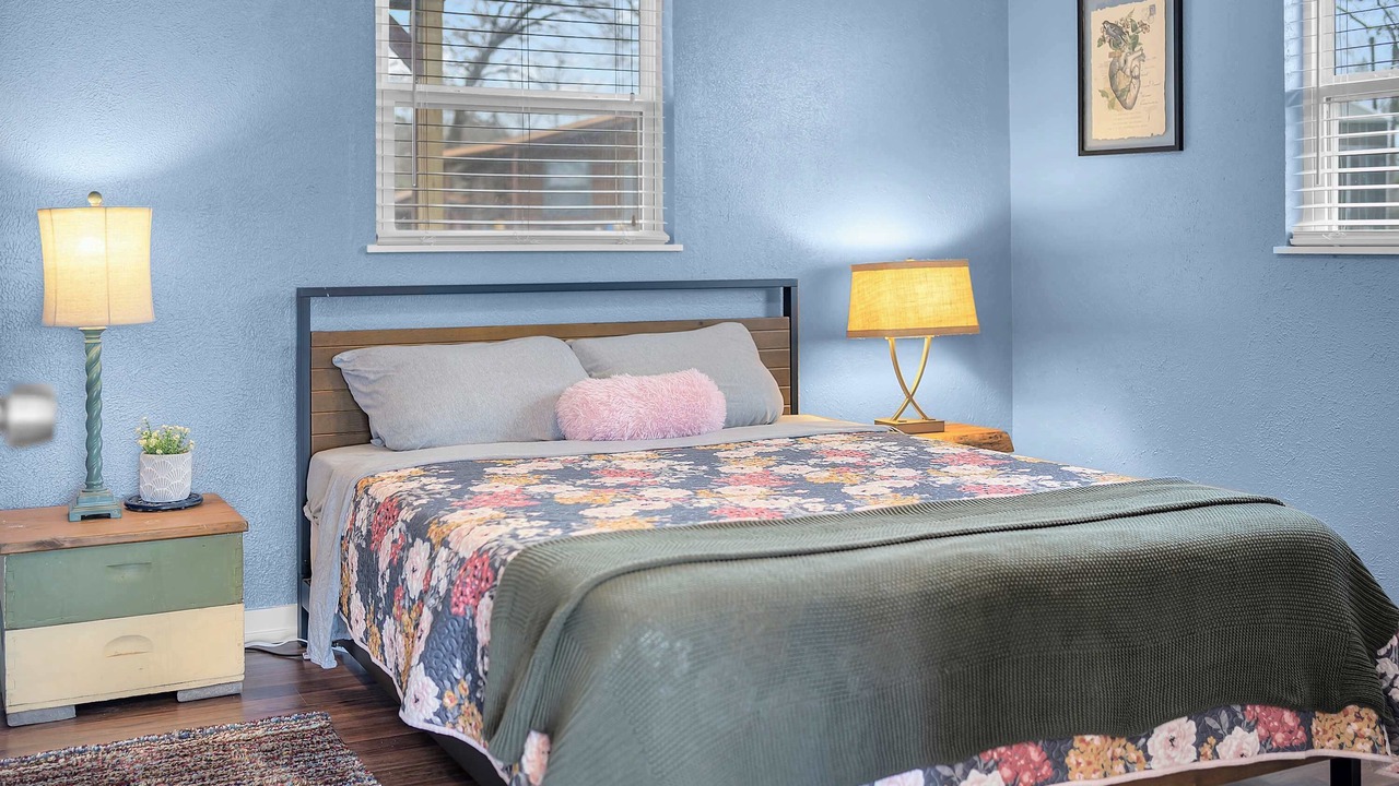 Photo of Bedroom in Henderson County