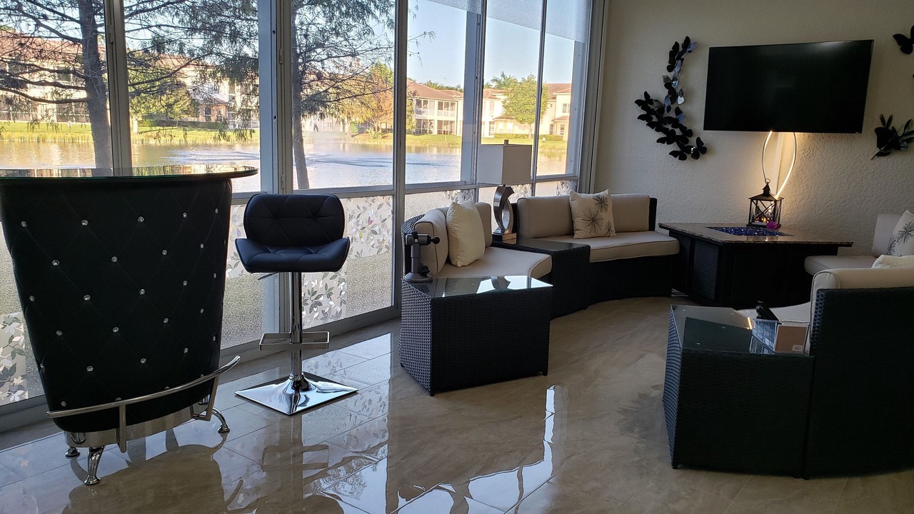 Photo of Livingroom in Estero