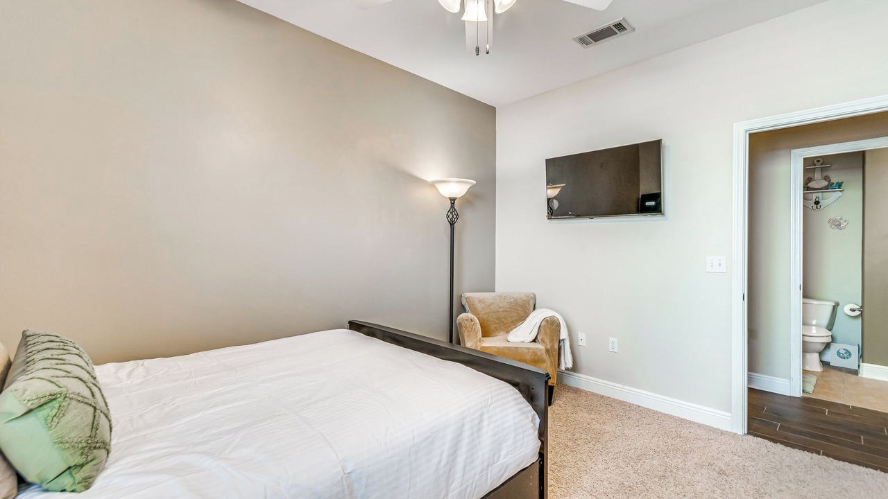 Photo of Bedroom in Mary Esther
