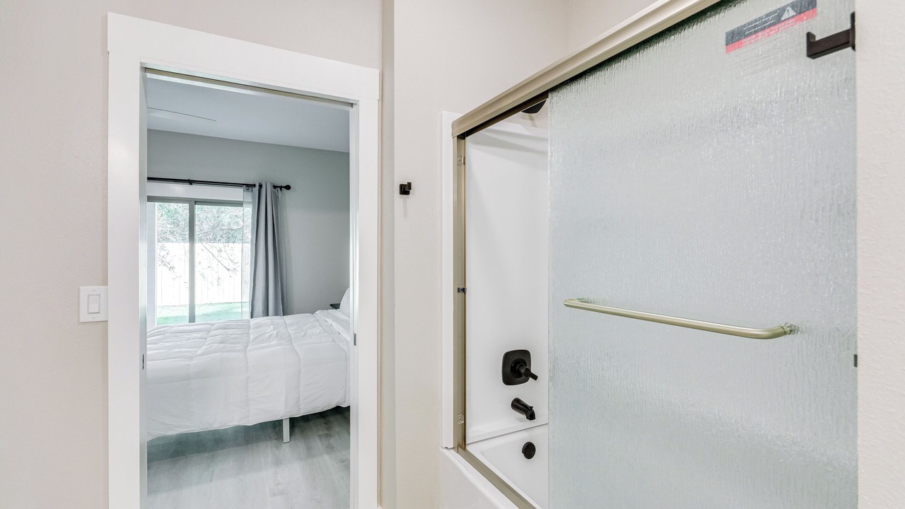 Photo of Bathroom in Ensley