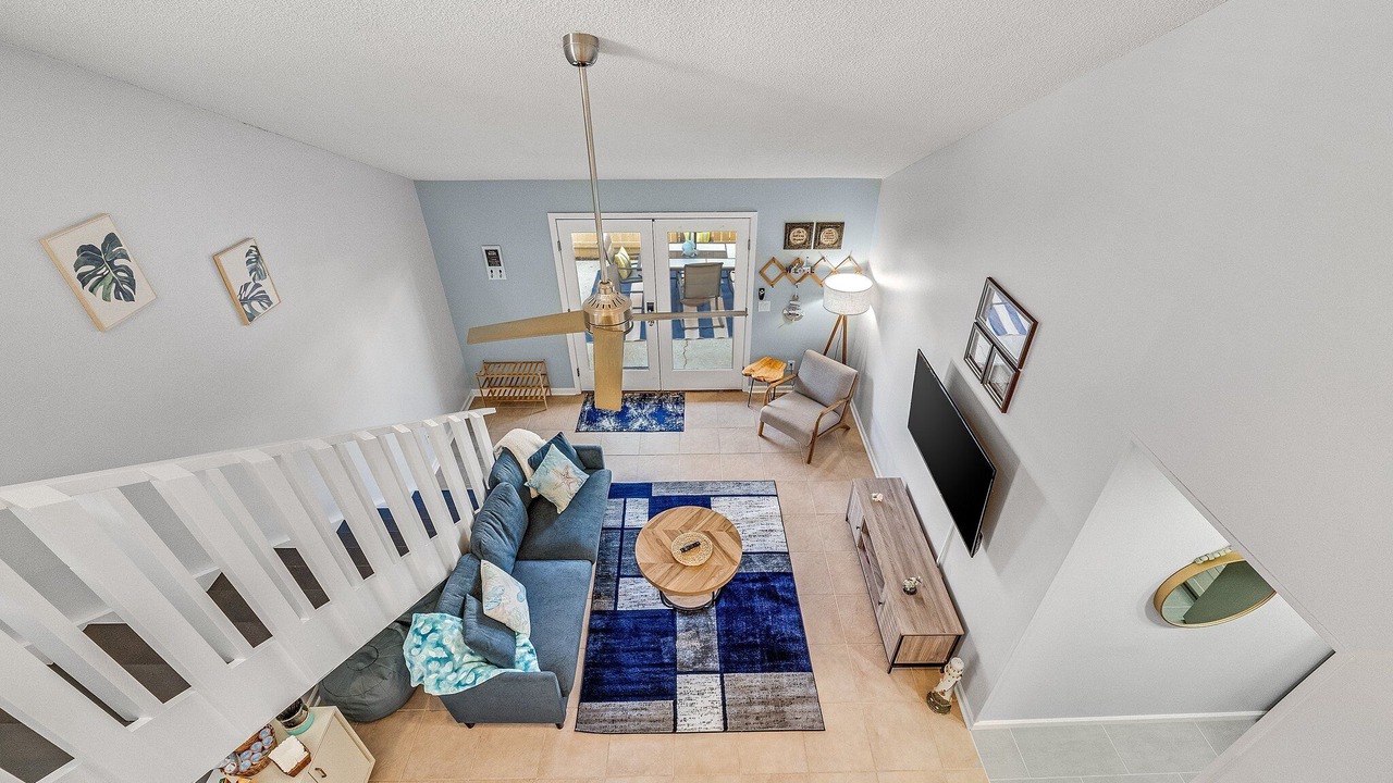 Photo of Livingroom in Summer Breeze