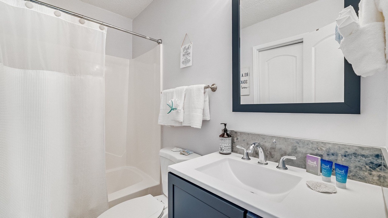 Photo of Bathroom in Summer Breeze
