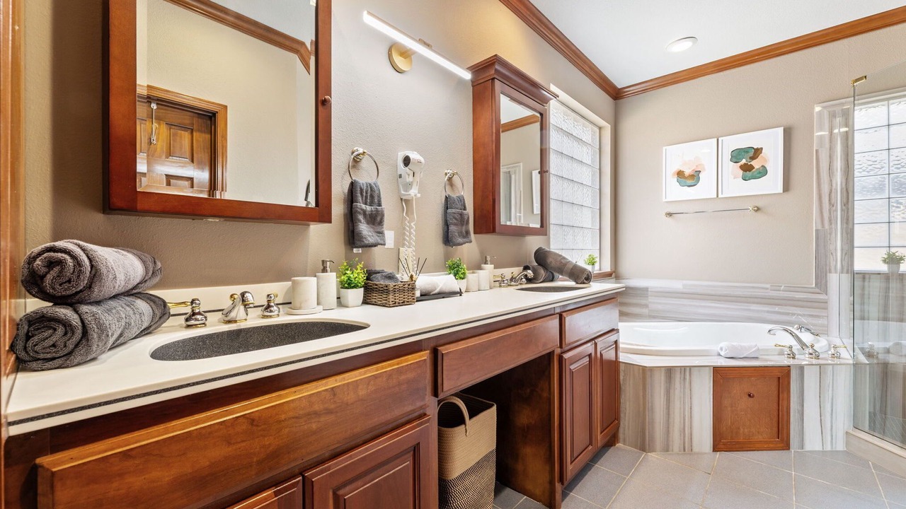 Photo of Bathroom in Lakeview  Jefferson County