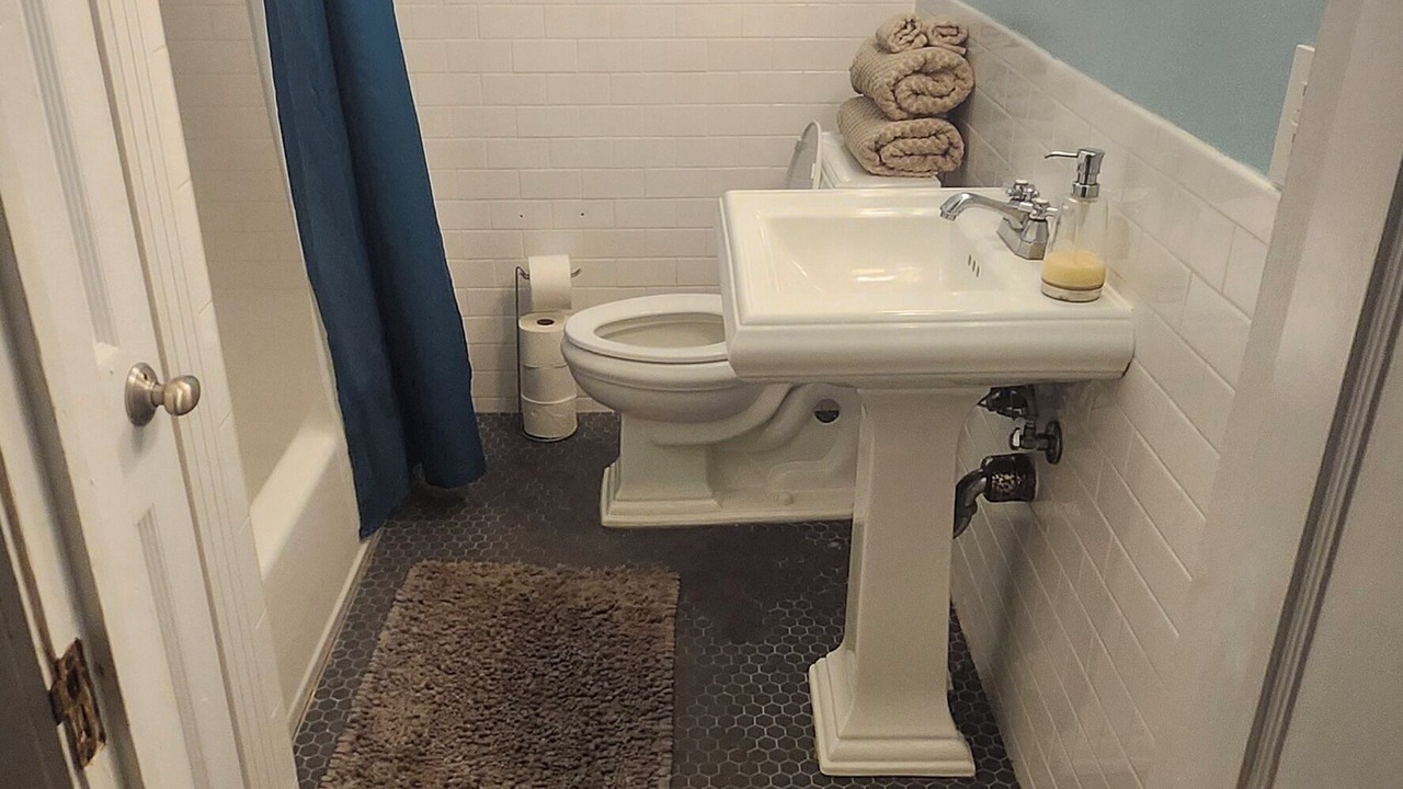 Photo of Bathroom in Fondren