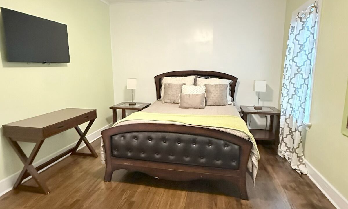 Photo of Bedroom in Fondren
