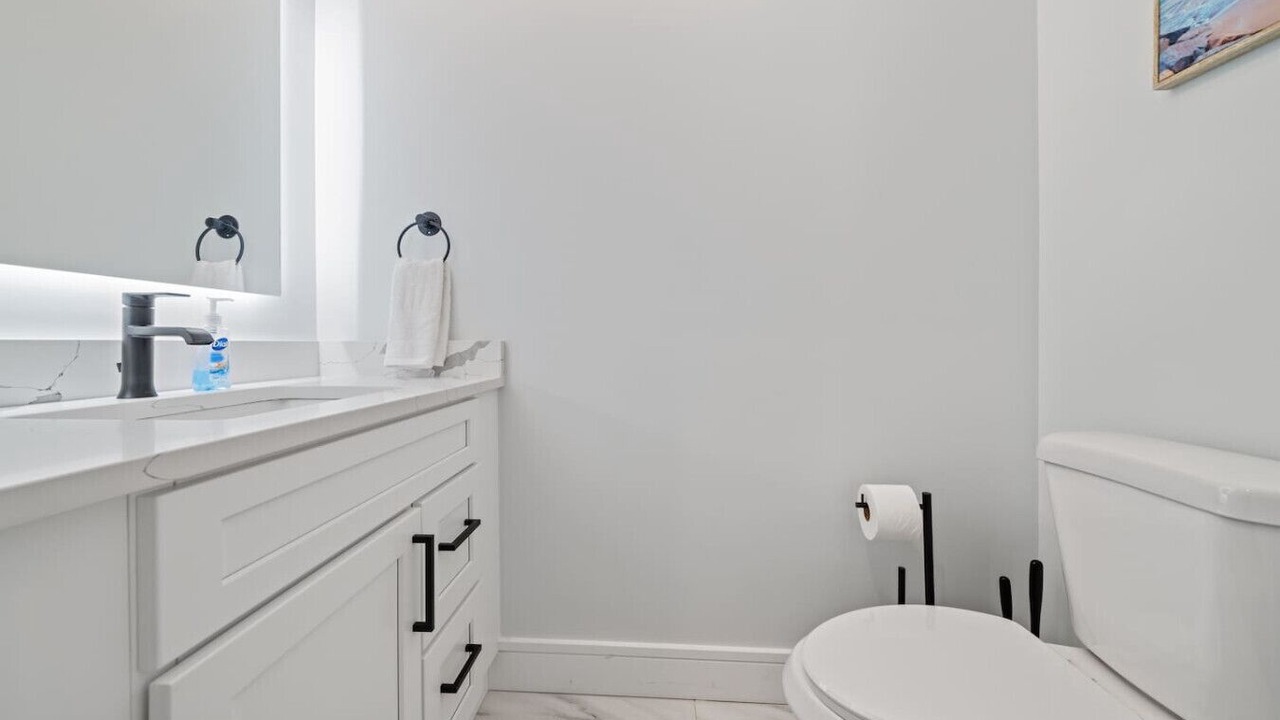Photo of Bathroom in El Centro Beach
