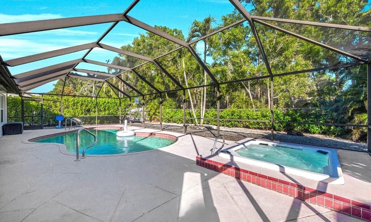 Photo of Outdoor in Crown Pointe