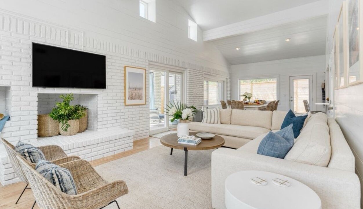 Photo of Livingroom in Fort Bay